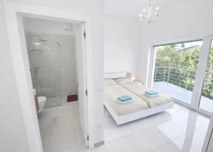 Casa vacanze Jacobs Legacy - 4 Bedroom House, Free Parking, Near Center *