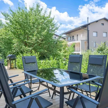 Holiday home Jacobs Legacy - 4 Bedroom House, Free Parking, Near City Center