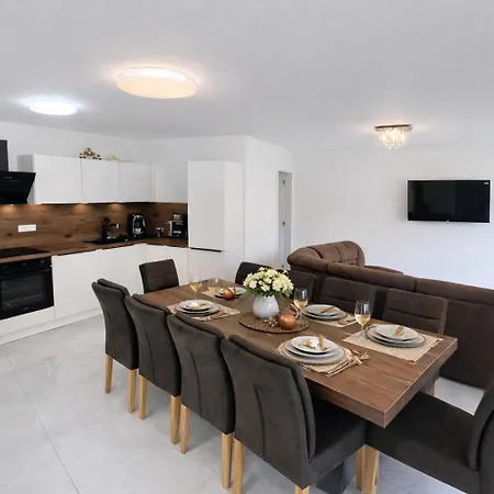 Jacobs Legacy - 4 Bedroom House, Free Parking, Near Center Casa vacanze *