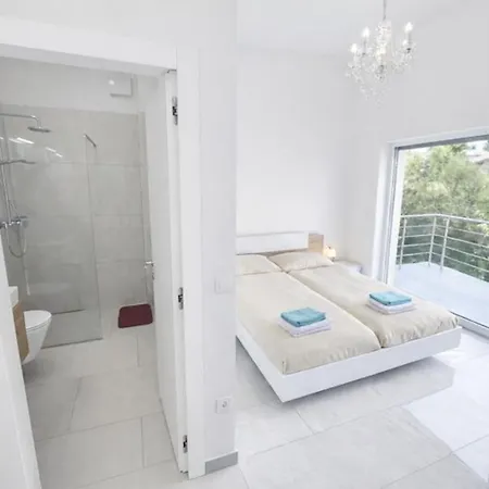 Holiday home Jacobs Legacy - 4 Bedroom House, Free Parking, Near City Center *