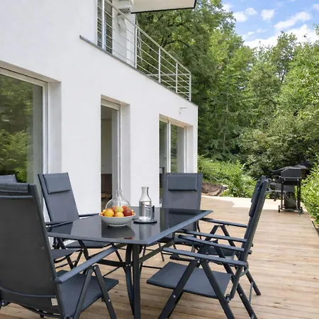 Jacobs Legacy - 4 Bedroom House, Free Parking, Near City Center