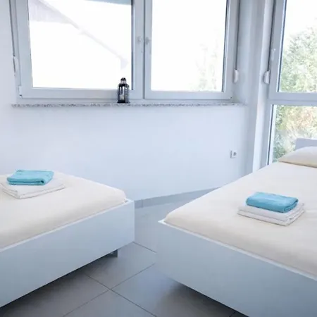 Jacobs Legacy - 4 Bedroom House, Free Parking, Near Center * Lubiana