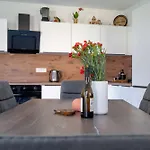 Jacobs Legacy - 4 Bedroom House, Free Parking, Near Center 度假居 *