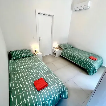 Jacobs Legacy - 4 Bedroom House, Free Parking, Near City Center بيت للعطل *