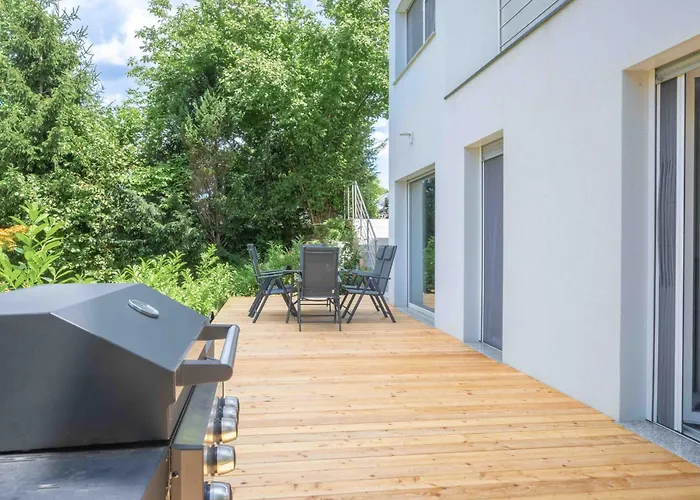 Jacobs Legacy - 4 Bedroom House, Free Parking, Near Center