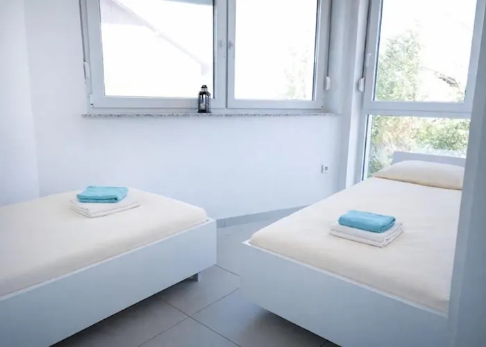 Jacobs Legacy - 4 Bedroom House, Free Parking, Near Center * Lublana